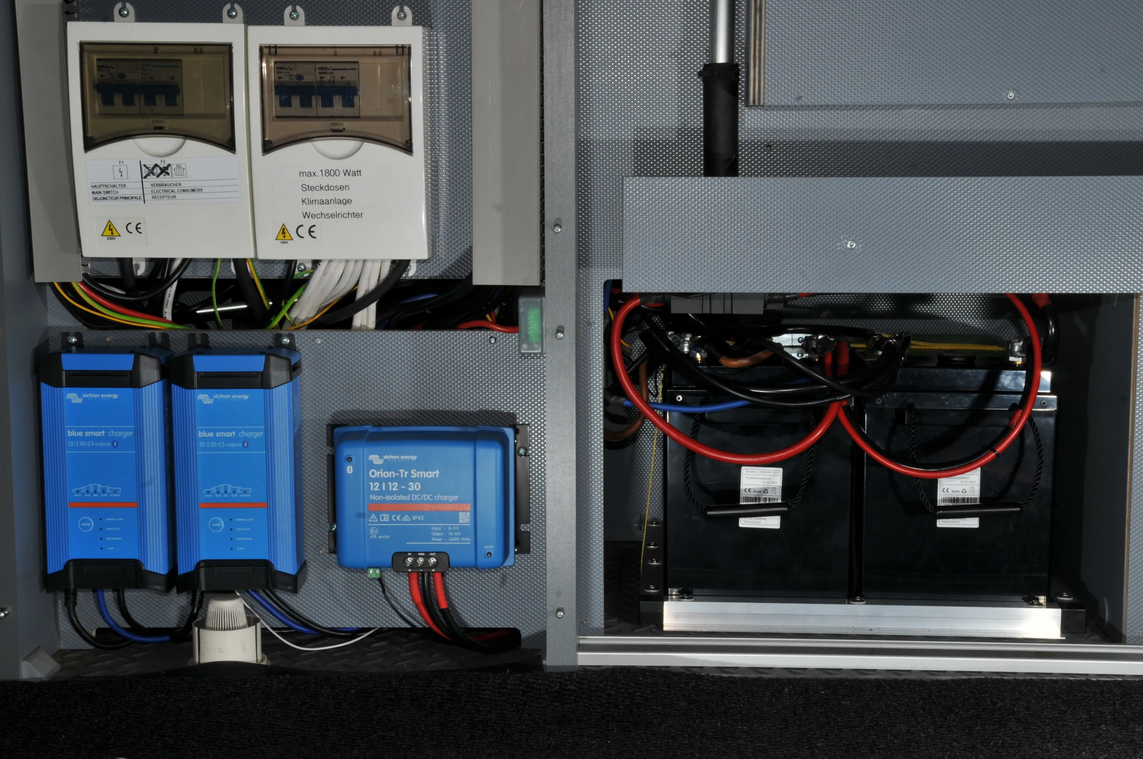 2x 300Ah Lithium + 2x Victron Li-Ladetechnik und Booster, Frankia F-Line Exclusive