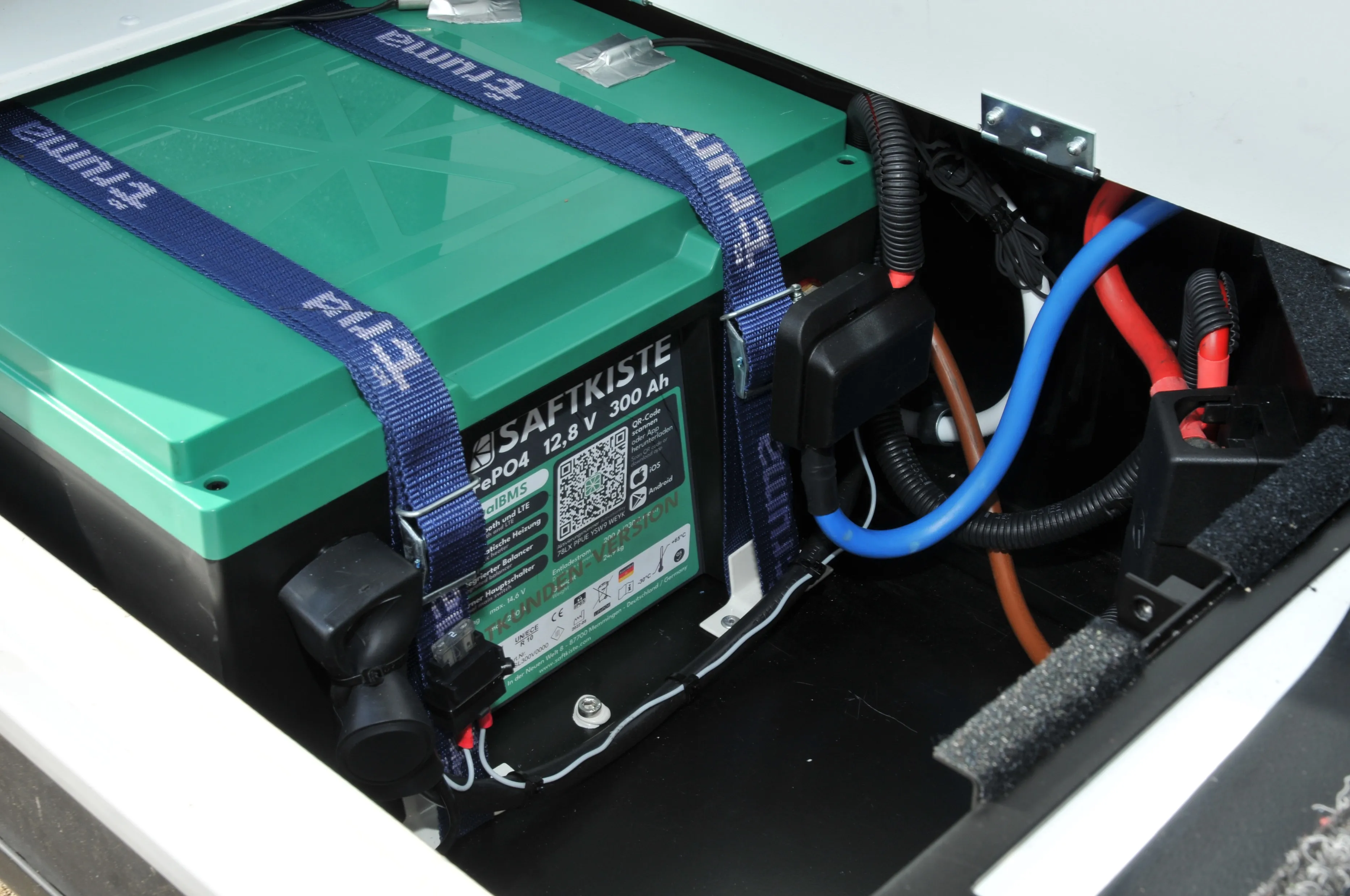 300Ah Lithium SAFTKISTE – Pilotkundenversion im Seitenfach, Carthago chic e-Line