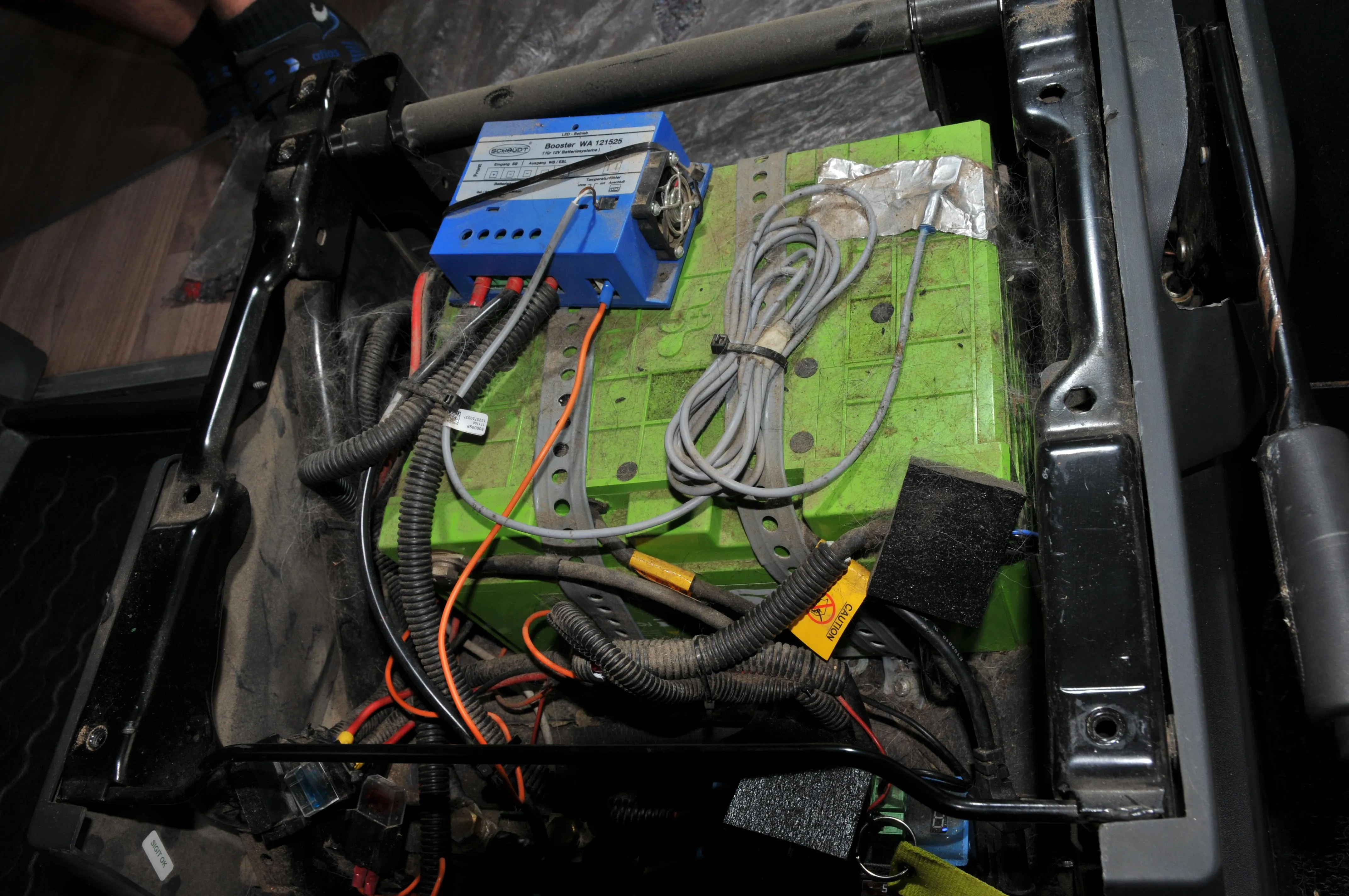 Austausch Li-Batterie/Ladebooster/Solarregler (Situation vorher), VANTourer