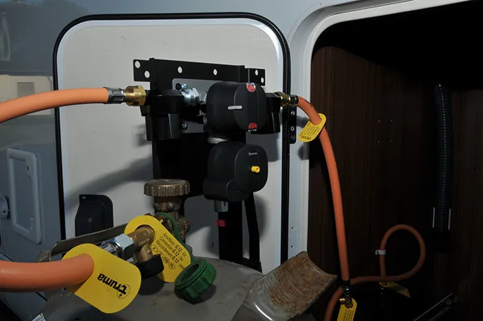 Gasregler-, Crash-Sensor- Gasfilter Einheit