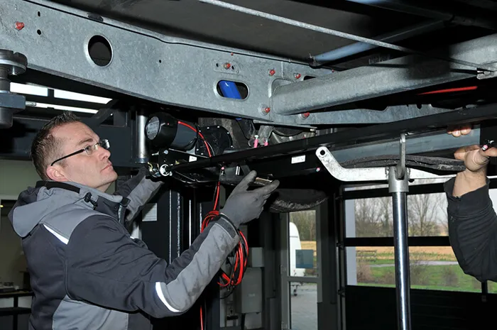 Postionierung der Antriebe am Fendt Bianco
