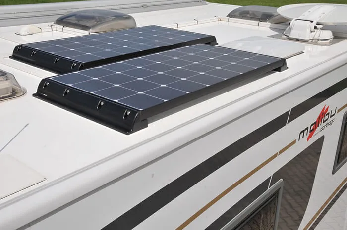 Solarpanel handwerklich perfekt integriert