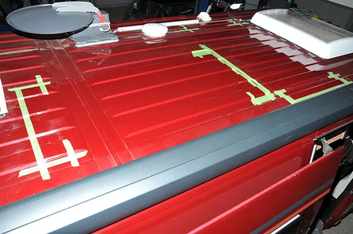 Markierung für die Solarpanel auf Kastenwagen