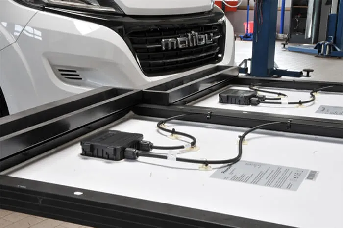 Vorbereitung Solarpanel für Carthago Malibu